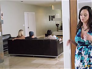 Mean mother Ariella Ferrera seduces her daughters-in-law guy